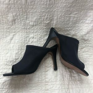 Adrienne Vittadini Black Open Toe Sandals
